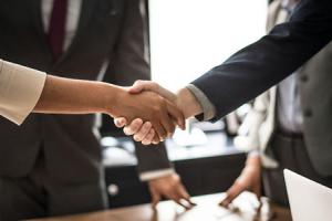 Xu hướng - Bí quyết giữ chân nhân sự cấp cao bằng Quà Tặng Tương Lai 