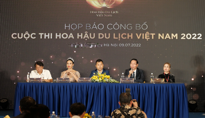 Jennifer Phạm, Ngọc Diễm hội ngộ tại Hoa hậu Du lịch Việt Nam 2022