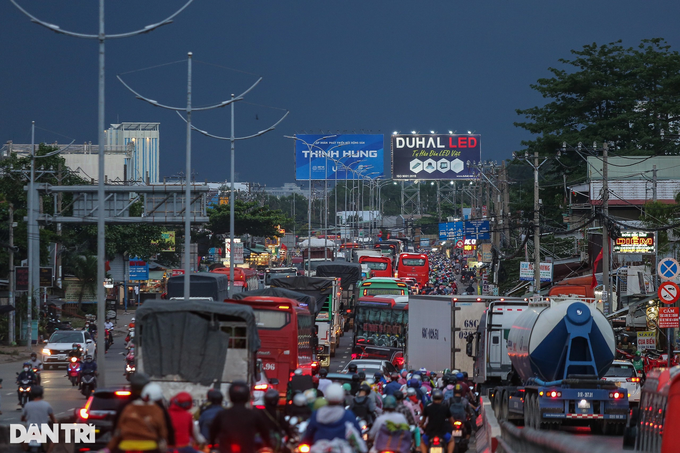 TPHCM: Đề xuất thu phí ô tô vào trung tâm để kéo giảm ùn tắc giao thông