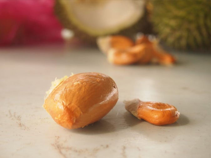 Một thứ của sầu riêng nhiều người bỏ nhưng đó lại là phần quý nhất, khôn ngoan giữ lại ăn cả
