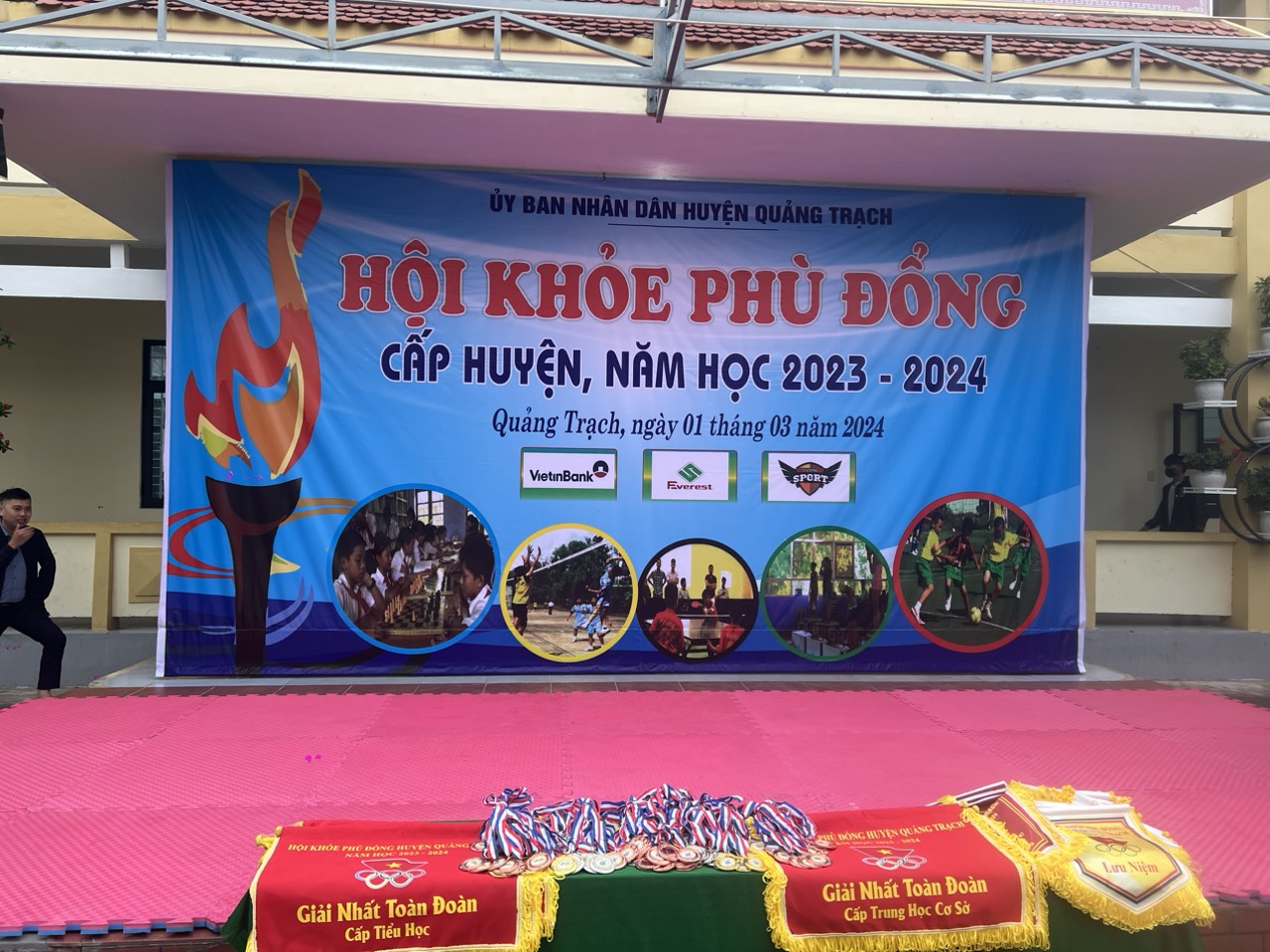 Nam sinh tử vong trong cuộc thi chạy Hội khỏe Phù Đổng ở Quảng Bình
