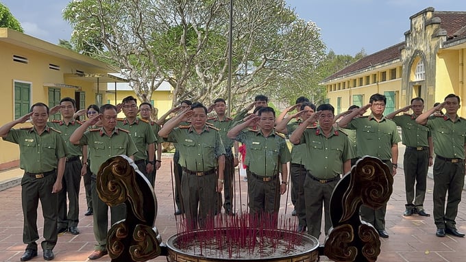 Vượt hơn 380km nghe kể chuyện về người Tây Nguyên